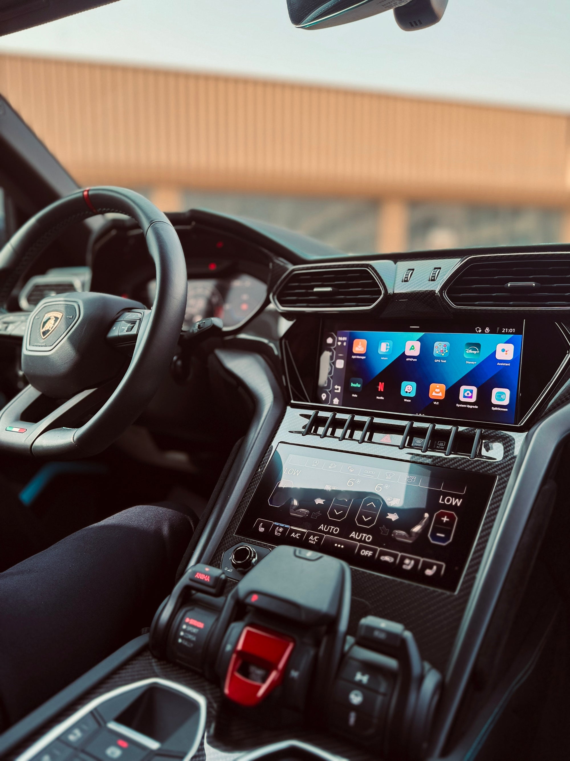 LuxOn Car Entertainment AI Box - Lamborghini